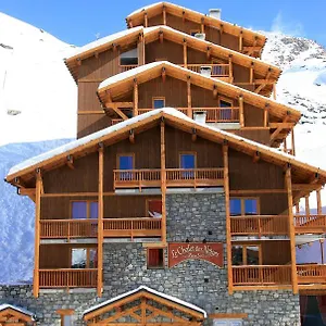 https://chalet-des-neiges-plein-sud.hotels-rhonealpes.com
