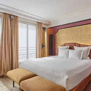 4* Hotel Idol